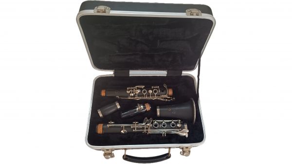 Clarinete Selmer CL700 Prelude Sib 17 chaves + estojo